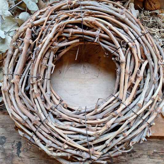 Natural grape wood 30cm wreath